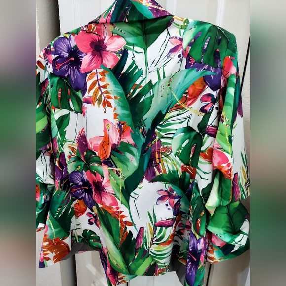 Gabriella Cigarette Suit BLAZER (Never Worn) - Picture 4 of 9